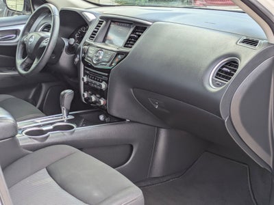 2020 Nissan Pathfinder SV