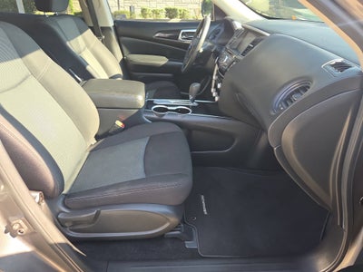 2019 Nissan Pathfinder S