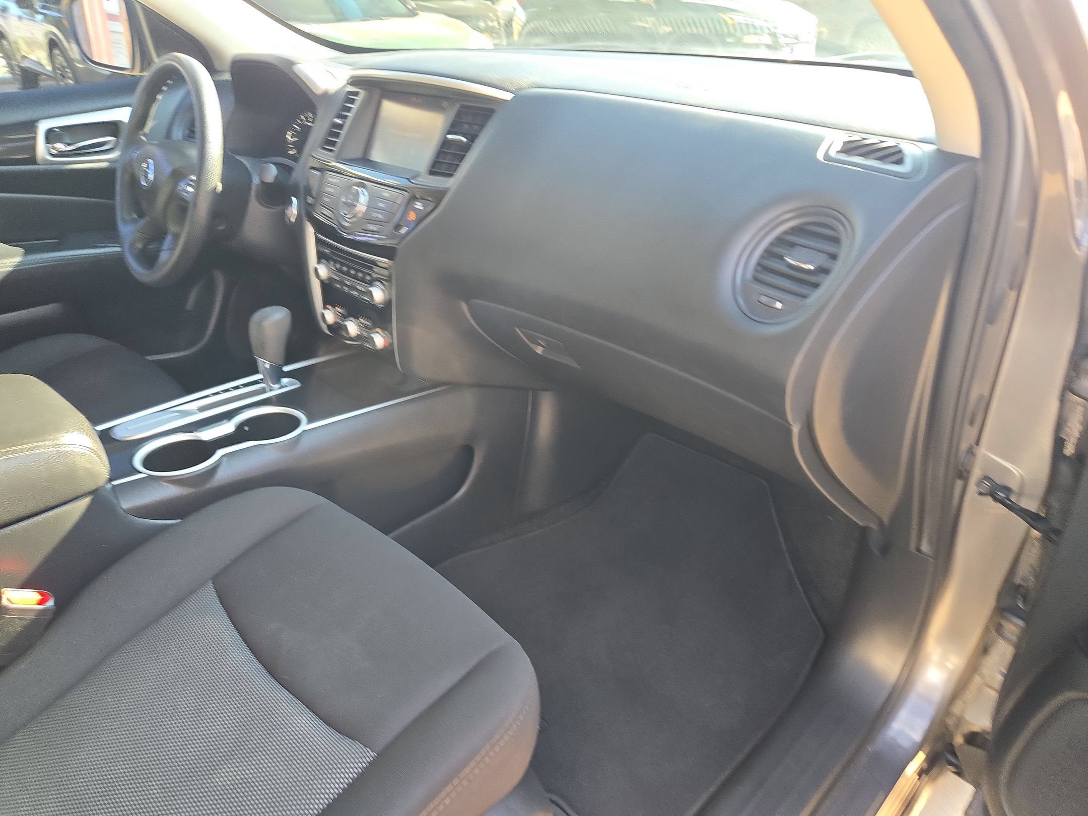 2019 Nissan Pathfinder S
