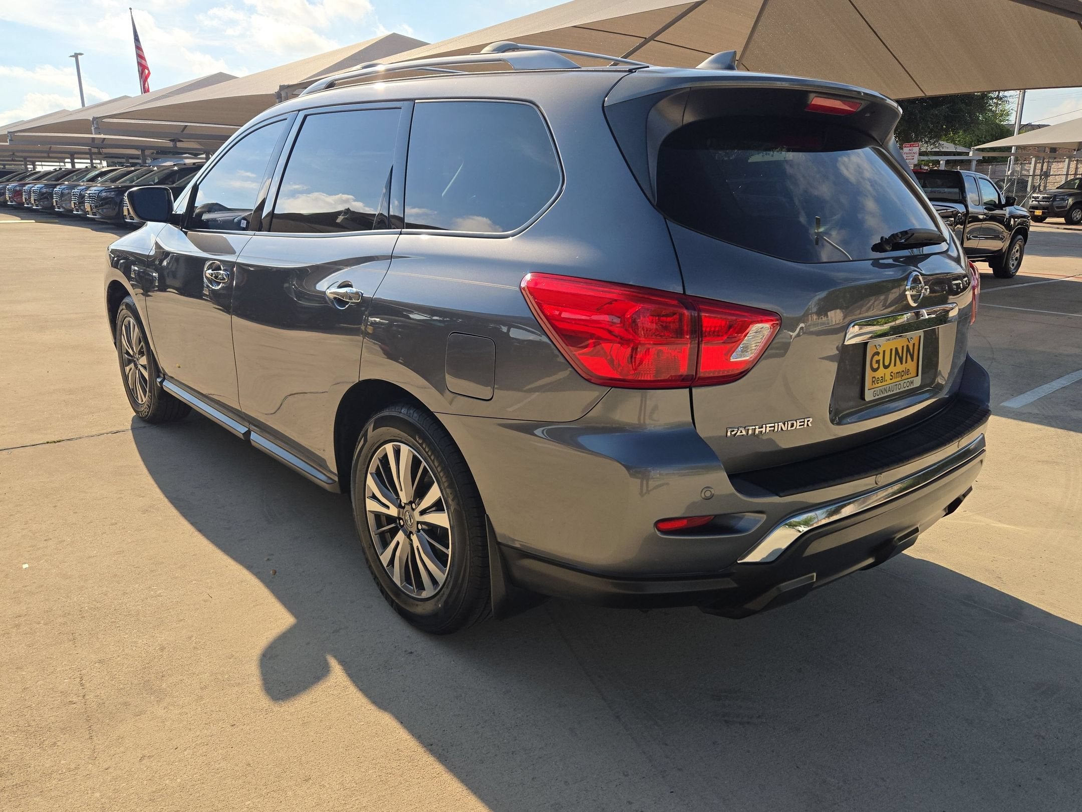 2019 Nissan Pathfinder S