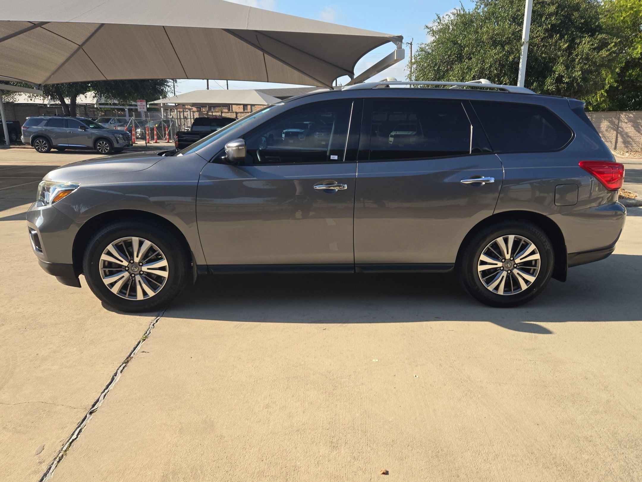 2019 Nissan Pathfinder S