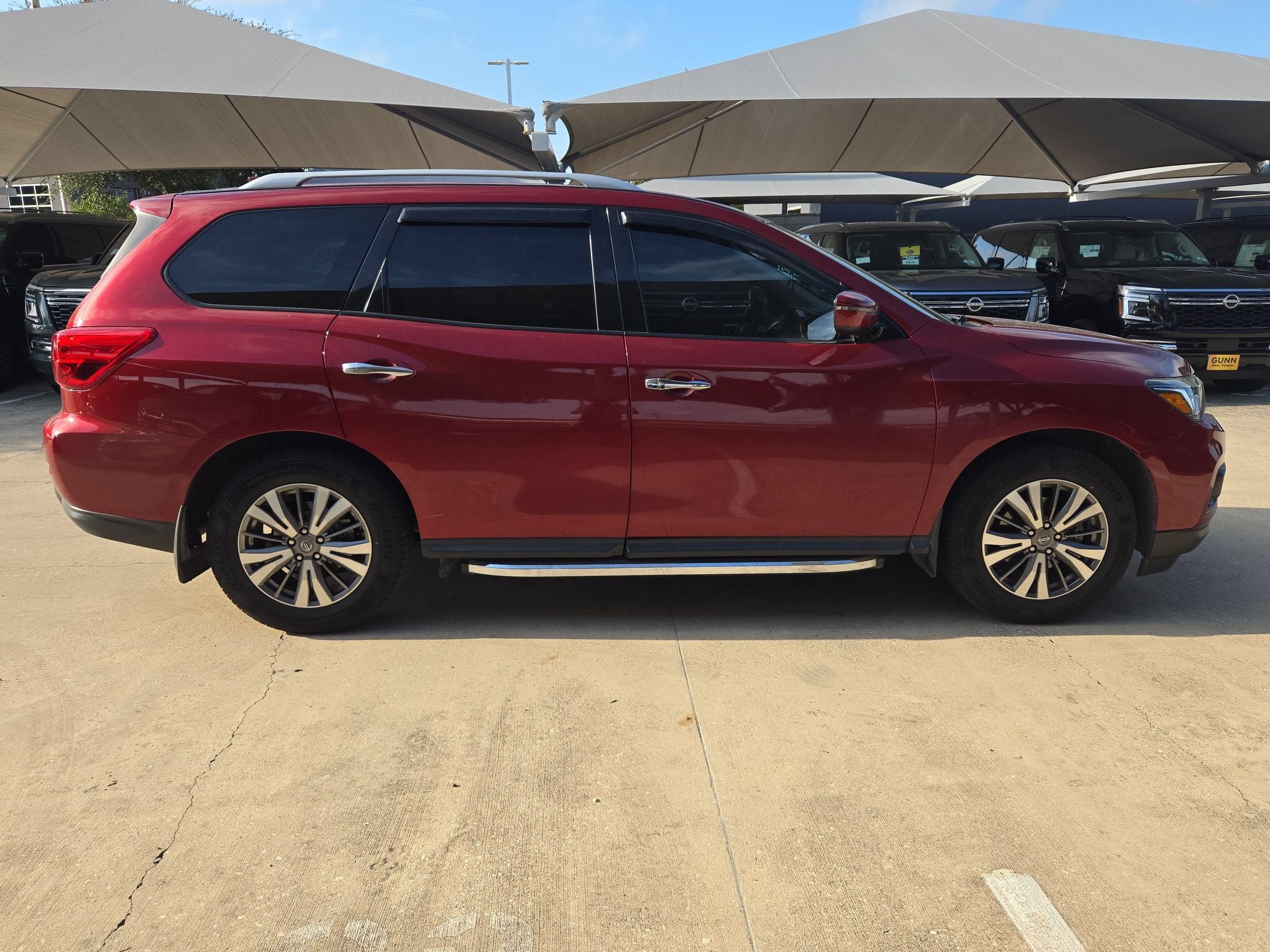 2019 Nissan Pathfinder SV