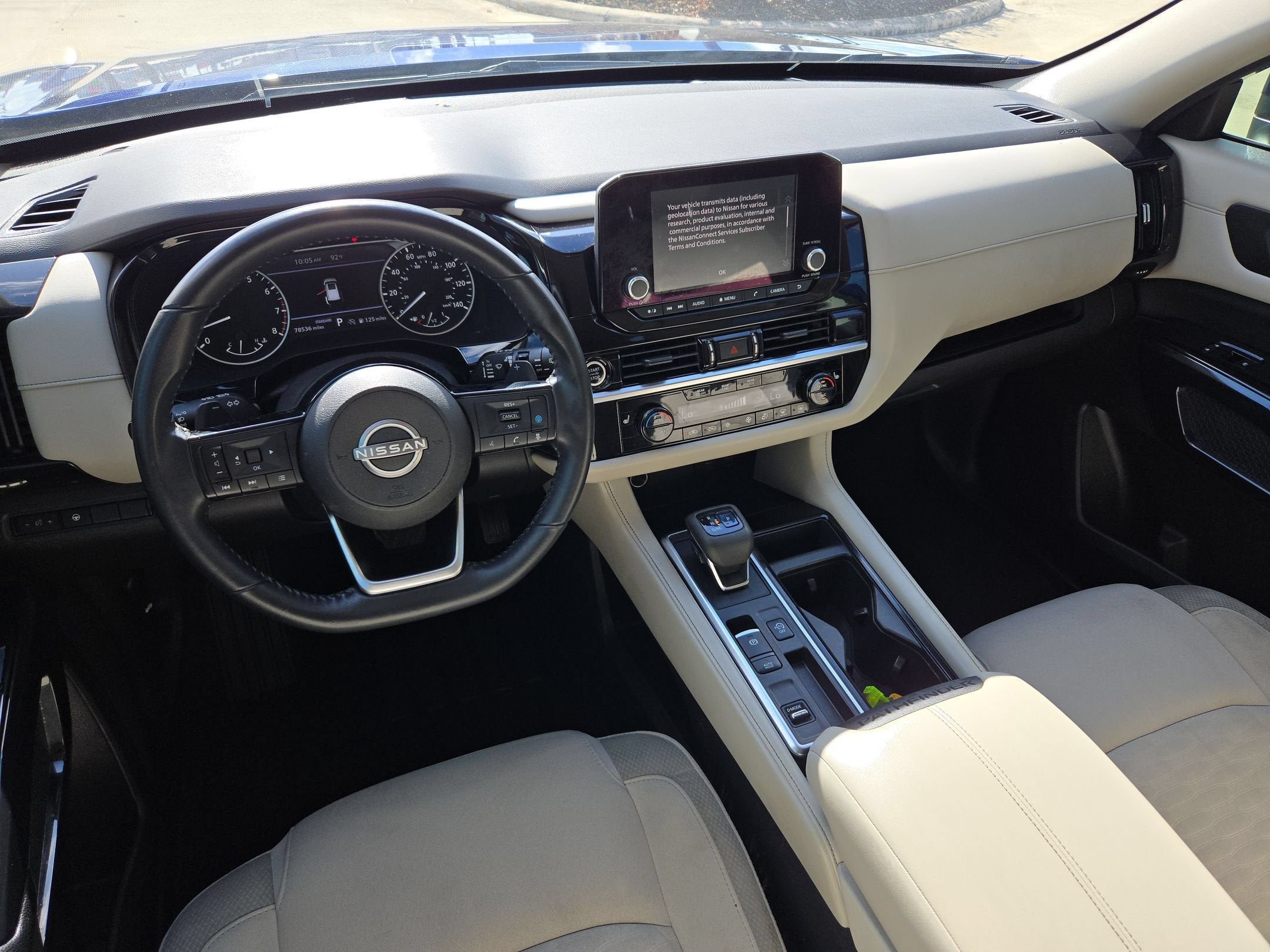 2022 Nissan Pathfinder SV