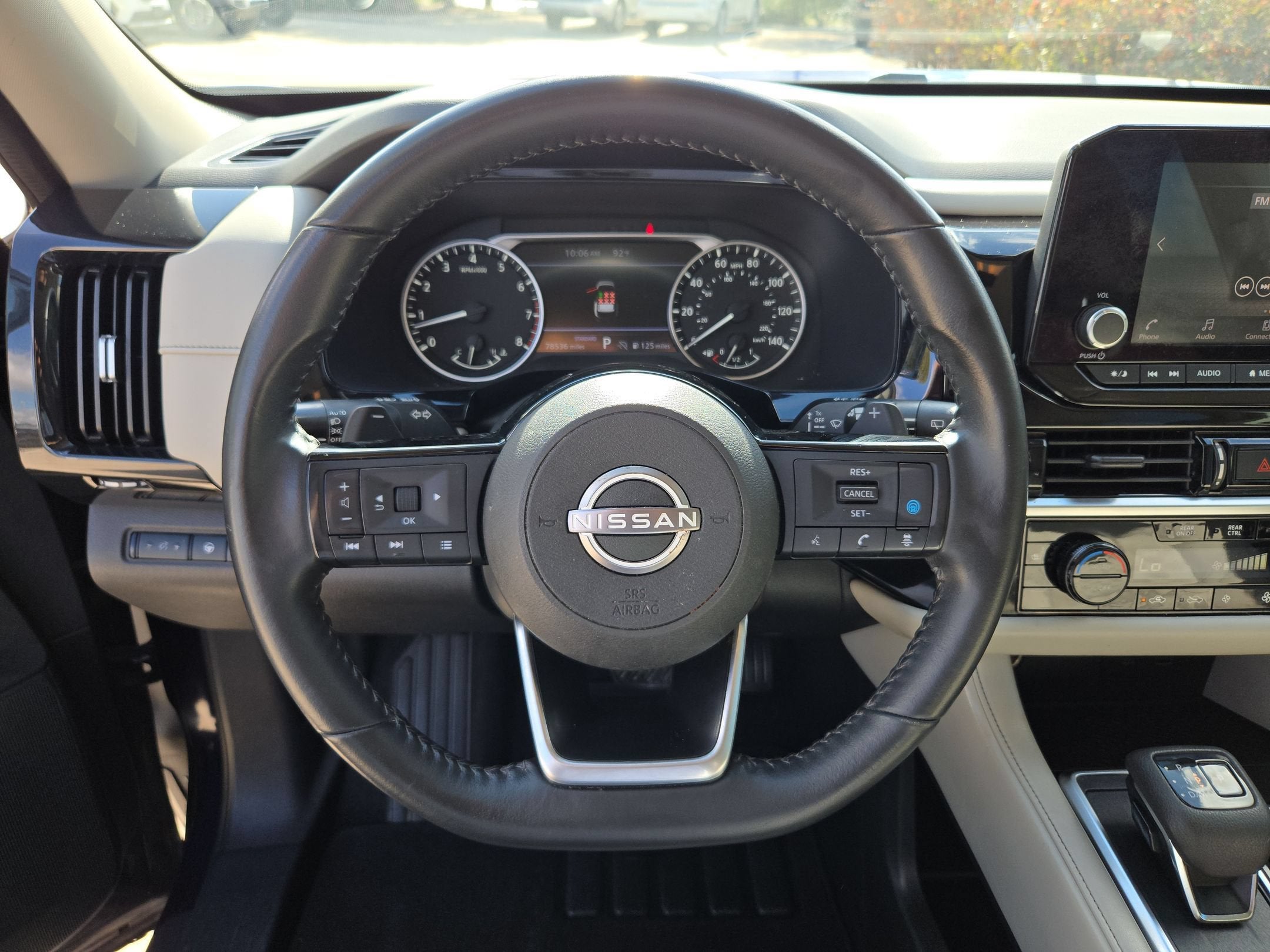 2022 Nissan Pathfinder SV