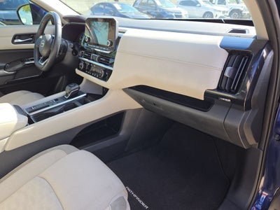 2022 Nissan Pathfinder SV