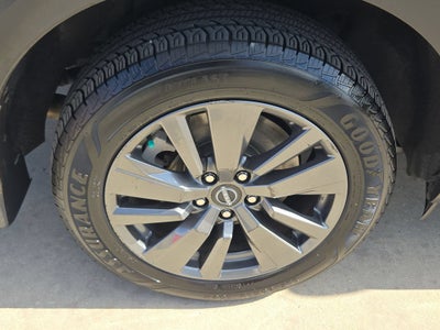 2022 Nissan Pathfinder SV
