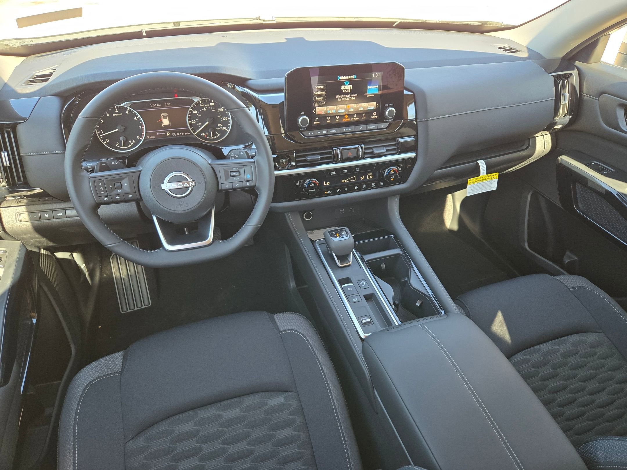 2025 Nissan Pathfinder SV