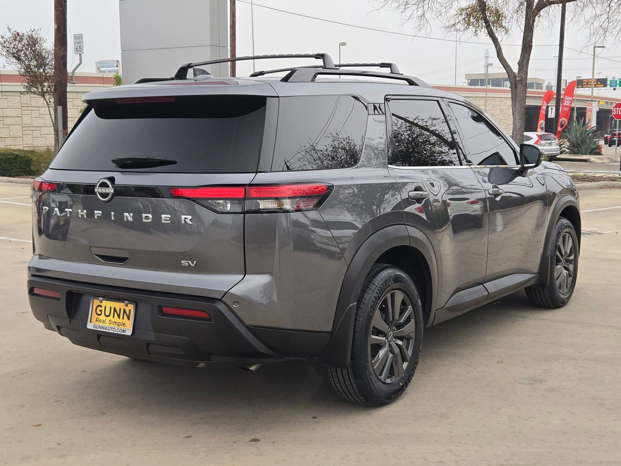 2023 Nissan Pathfinder SV