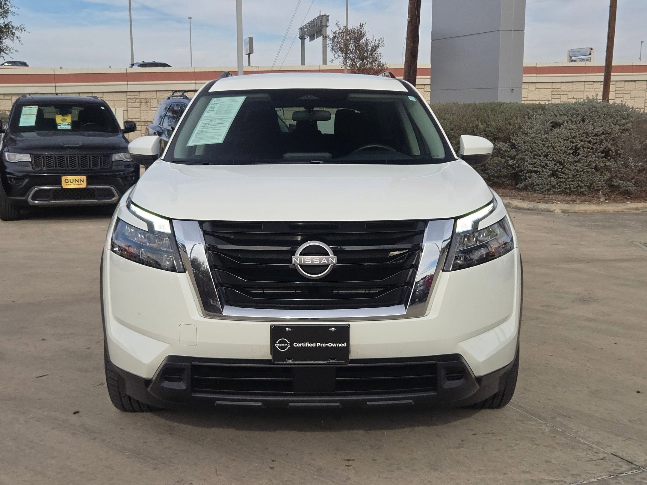 2025 Nissan Pathfinder SV