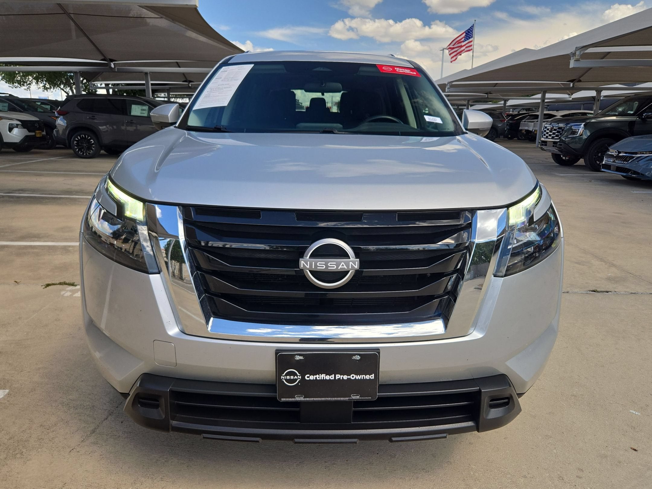 2025 Nissan Pathfinder SV