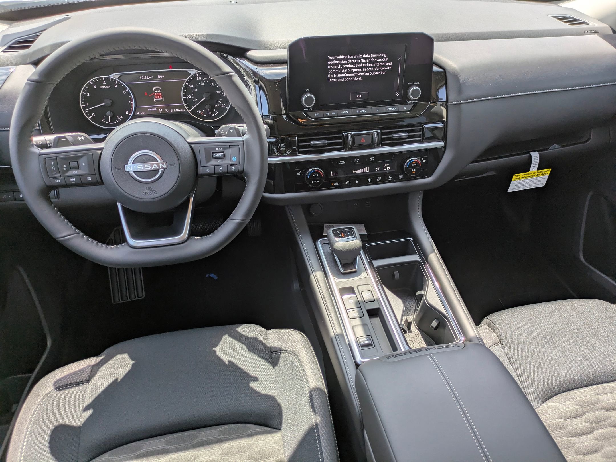 2025 Nissan Pathfinder SV