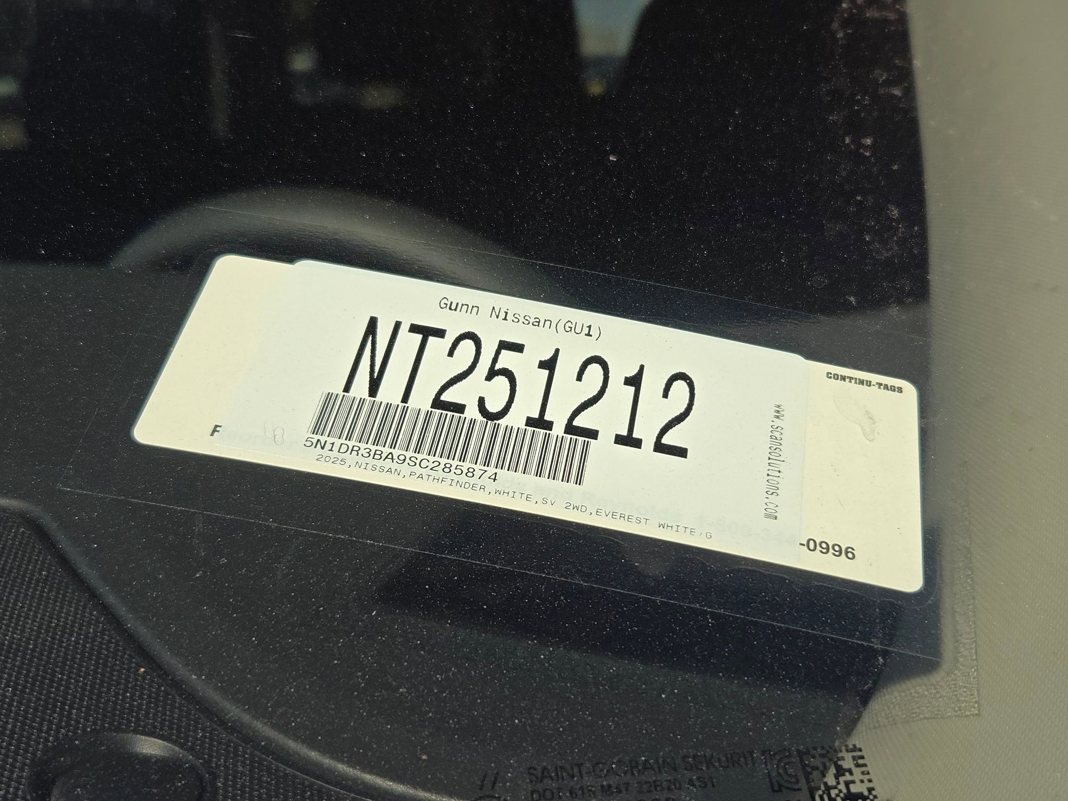 2025 Nissan Pathfinder SV