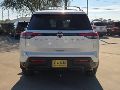 2025 Nissan Pathfinder SV