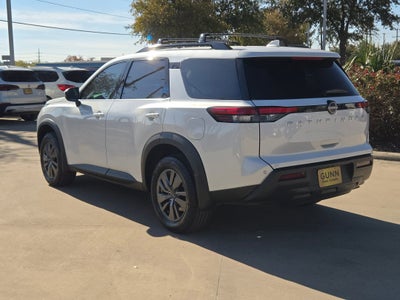 2025 Nissan Pathfinder SV