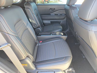 2025 Nissan Pathfinder Rock Creek®