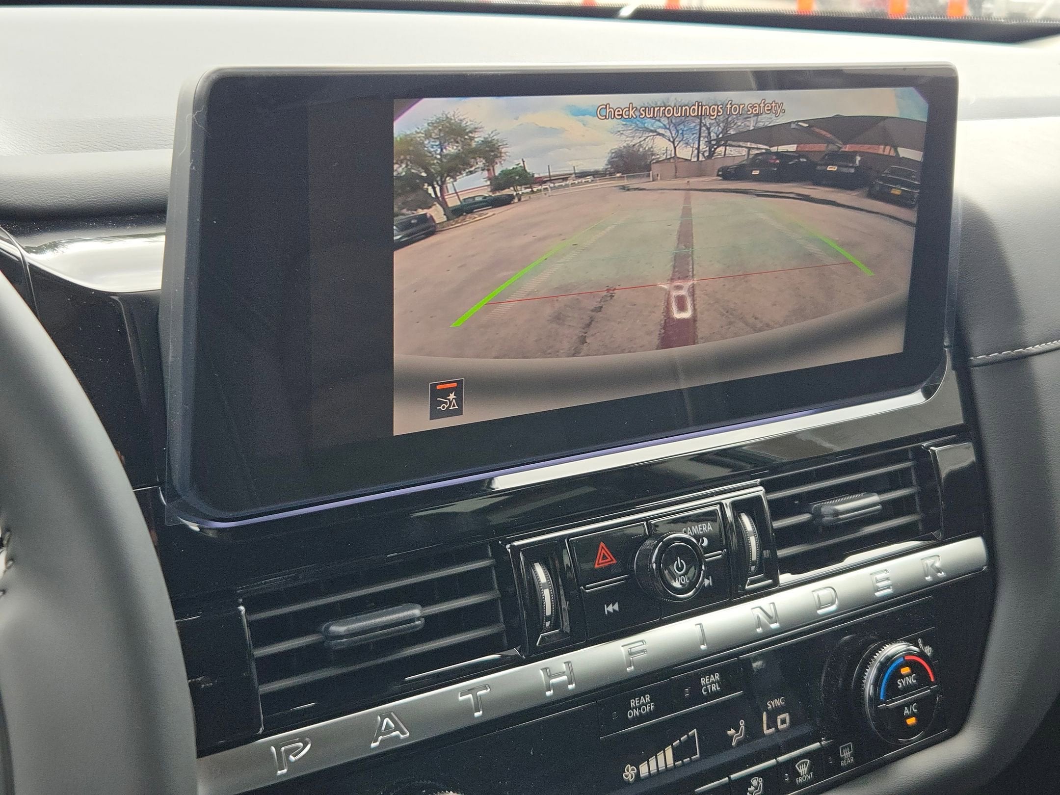 2026 Nissan Pathfinder SV