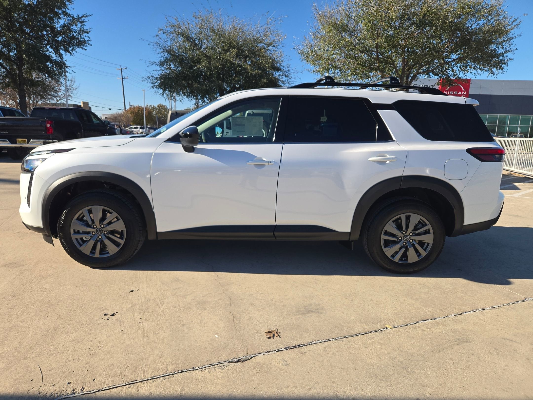 2026 Nissan Pathfinder SV