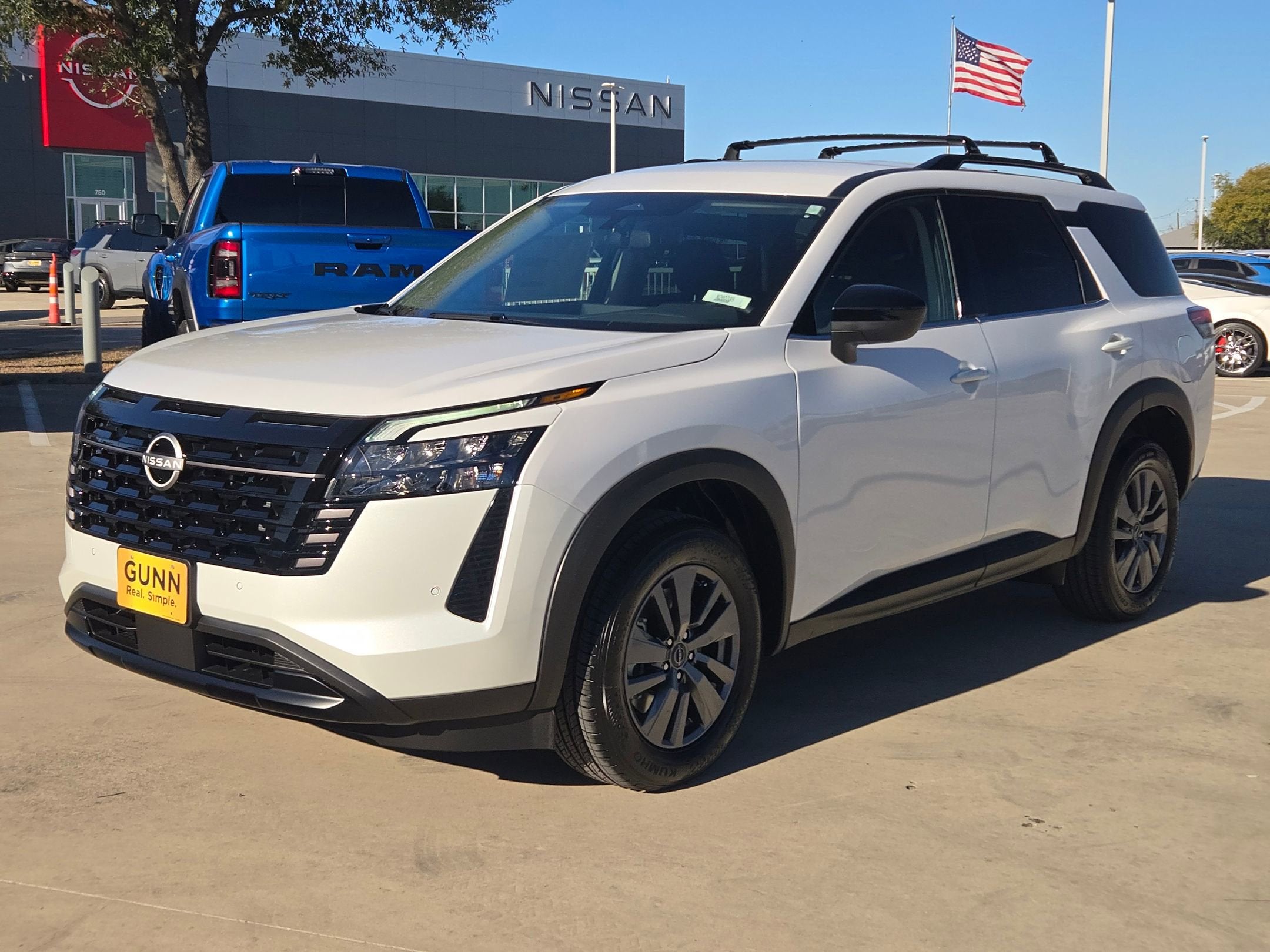 2026 Nissan Pathfinder SV