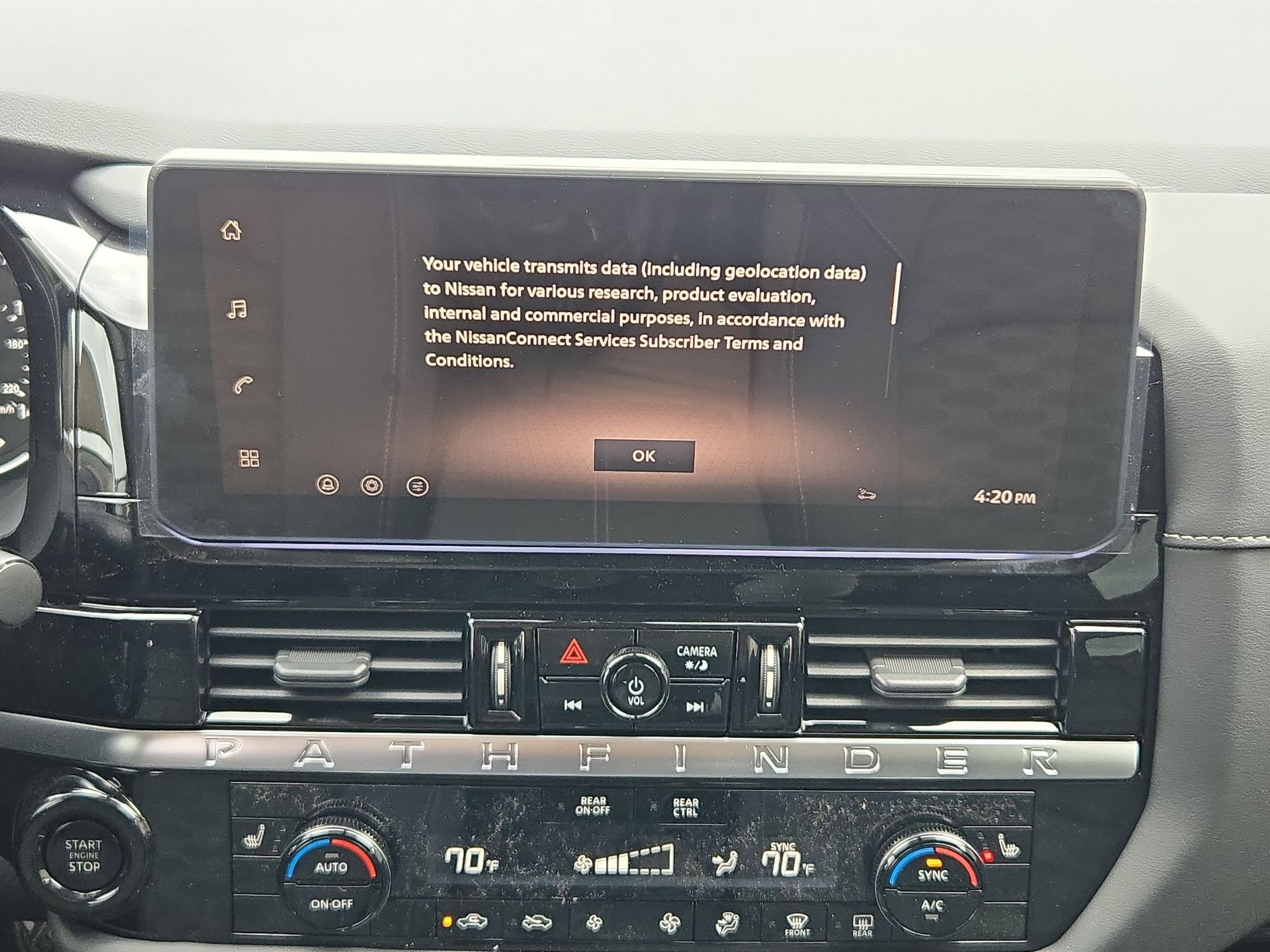 2026 Nissan Pathfinder SV