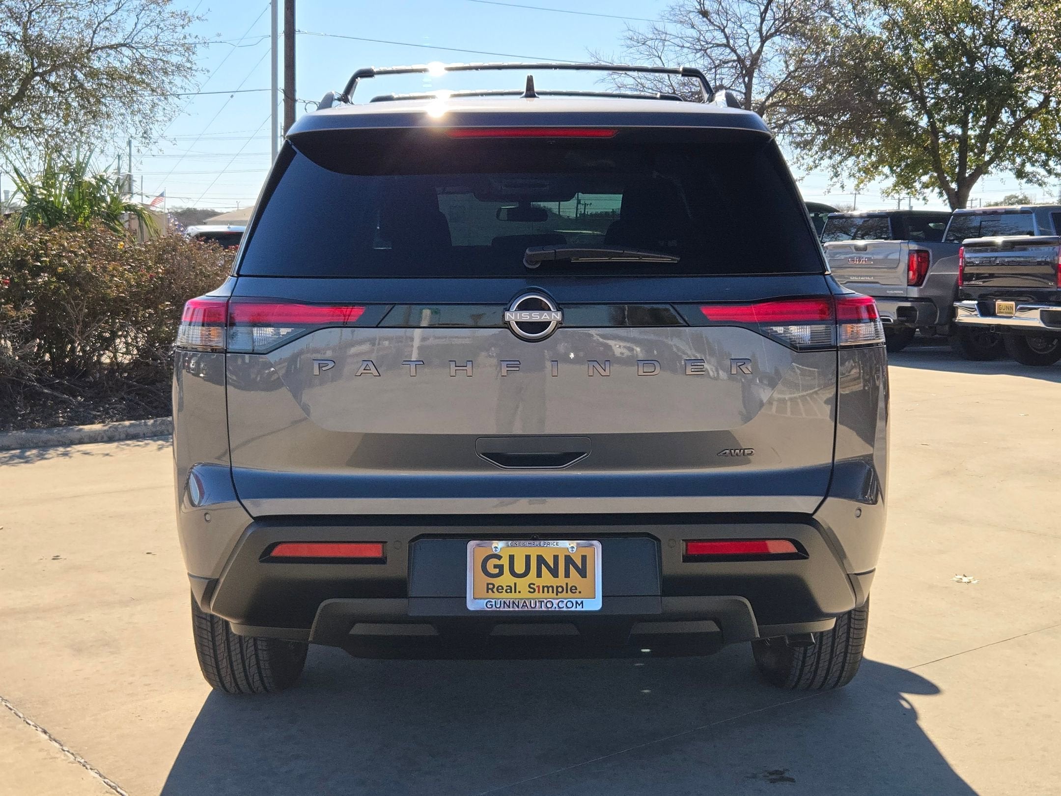 2026 Nissan Pathfinder SV