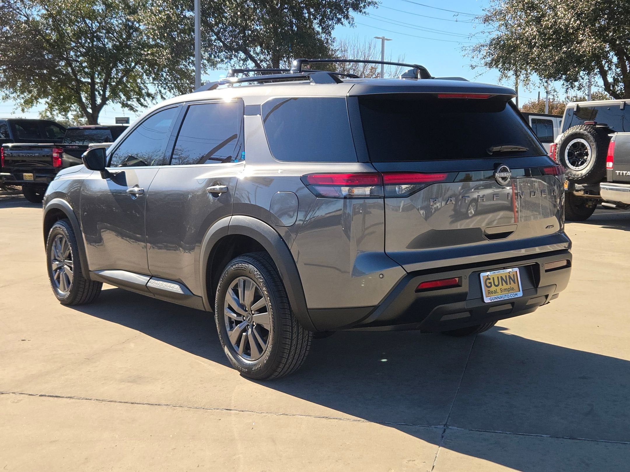 2026 Nissan Pathfinder SV