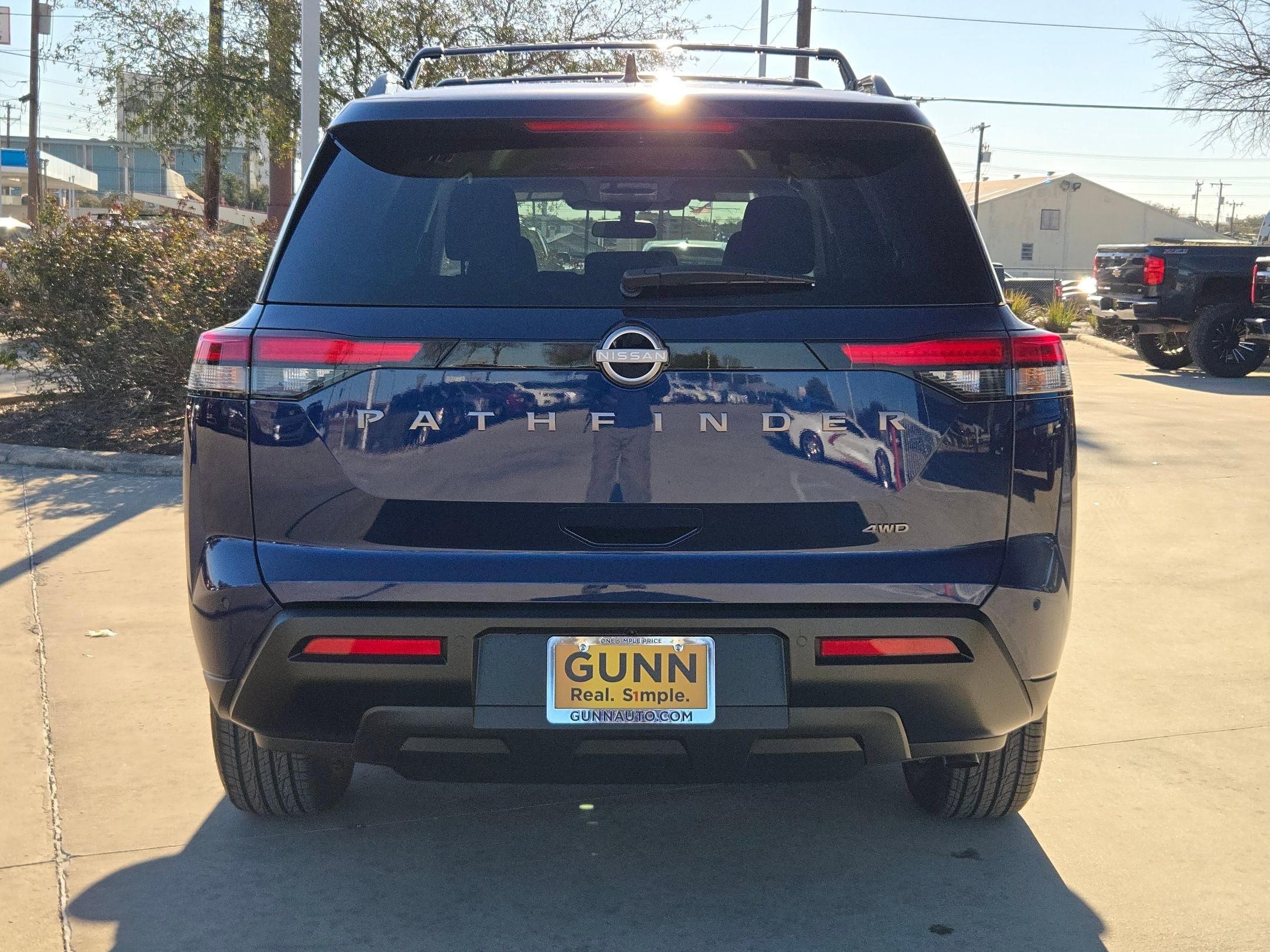 2026 Nissan Pathfinder SV