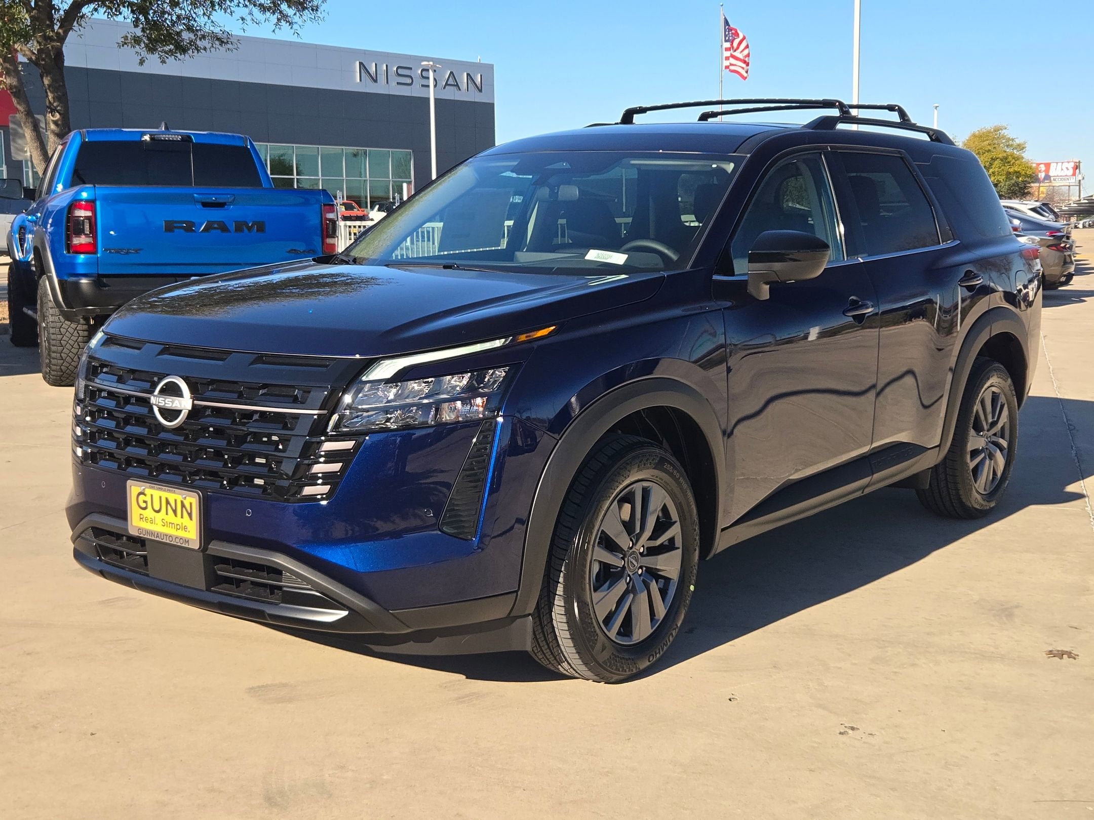 2026 Nissan Pathfinder SV