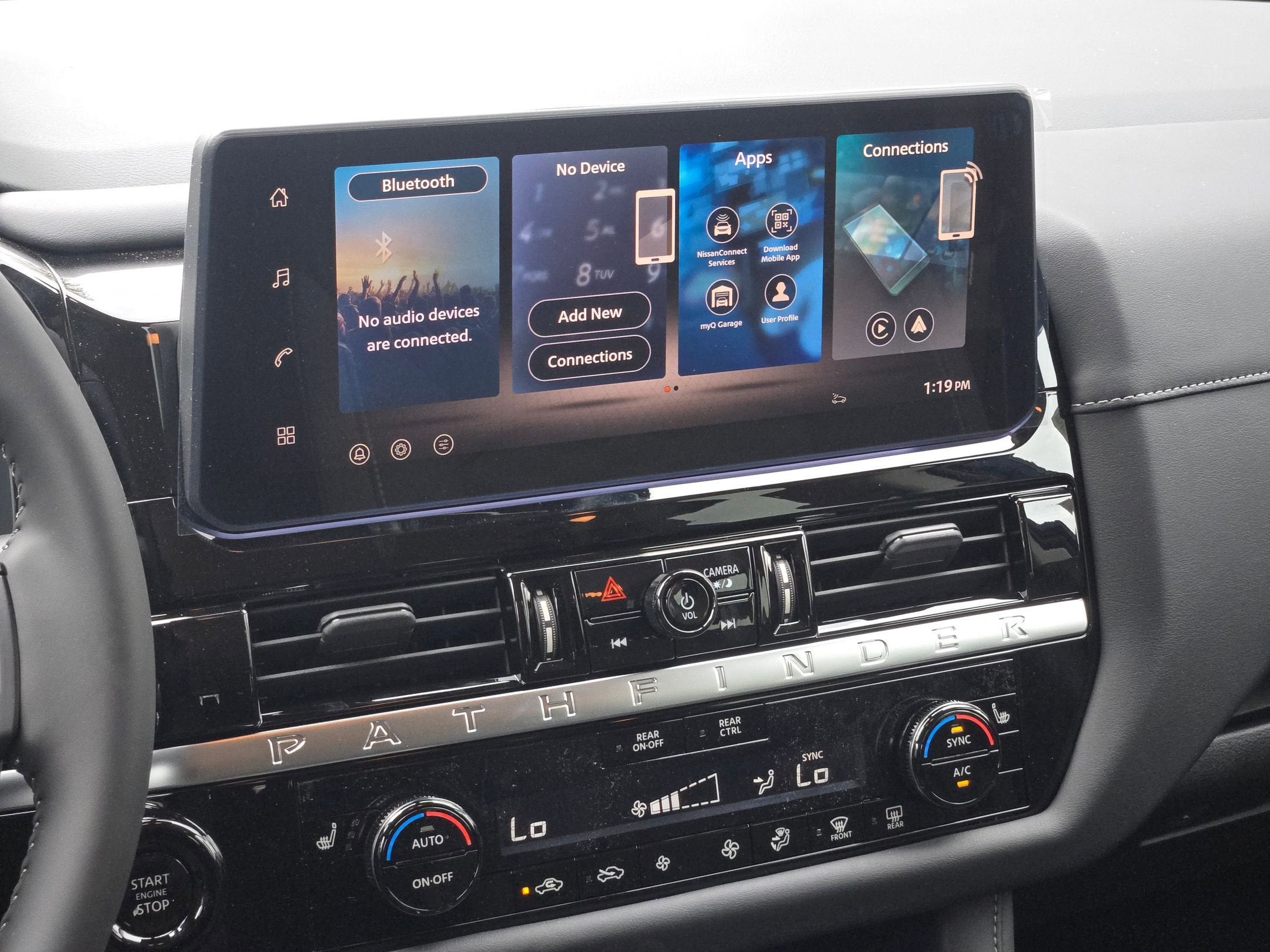 2026 Nissan Pathfinder SV