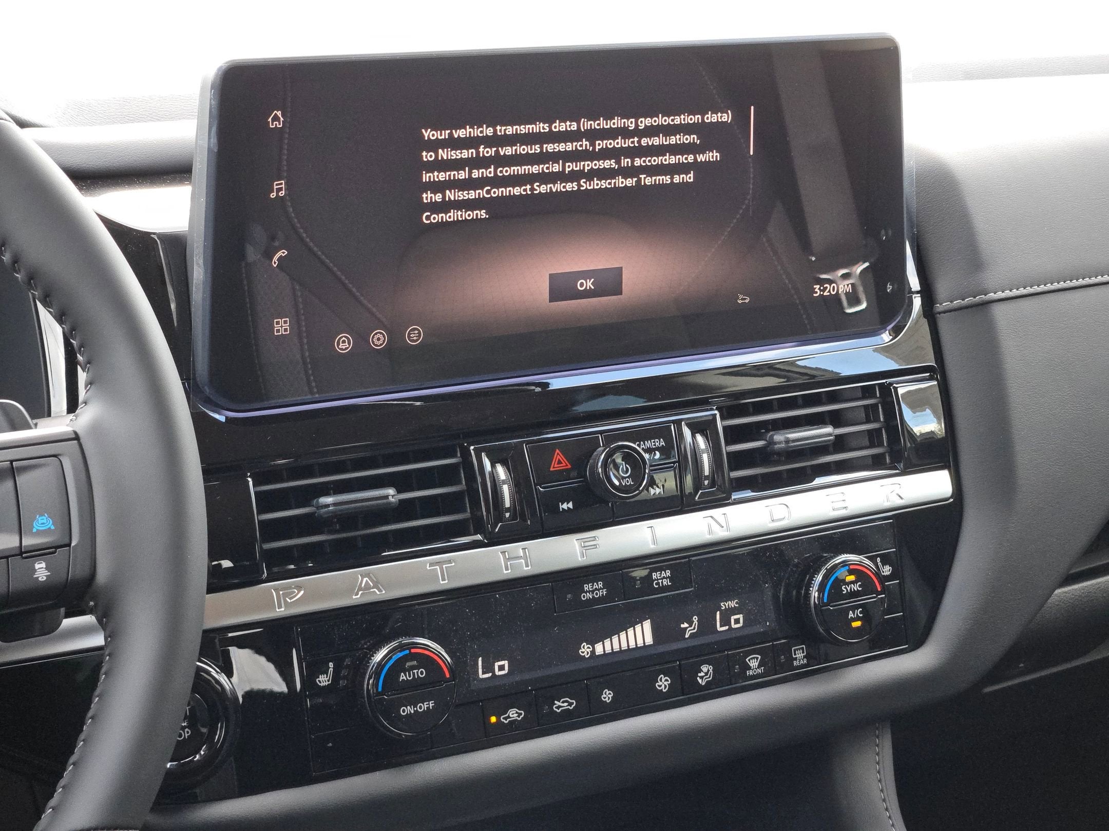 2026 Nissan Pathfinder SV