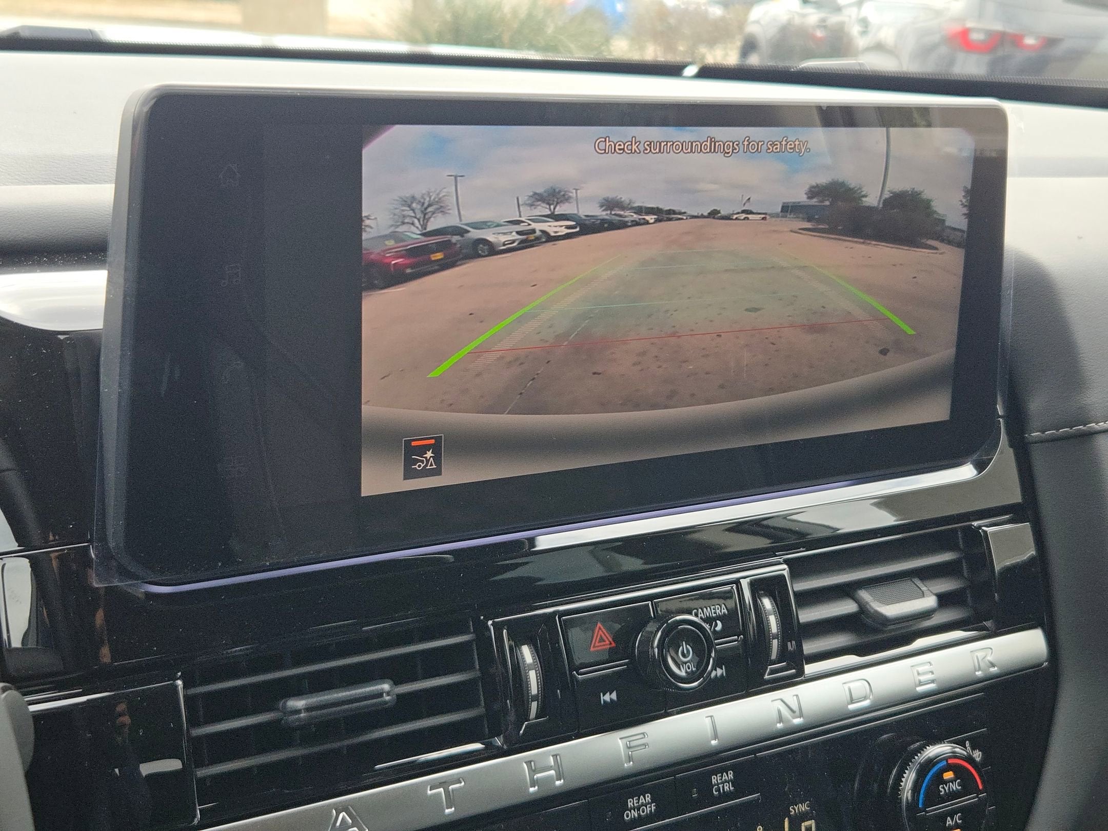 2026 Nissan Pathfinder SV