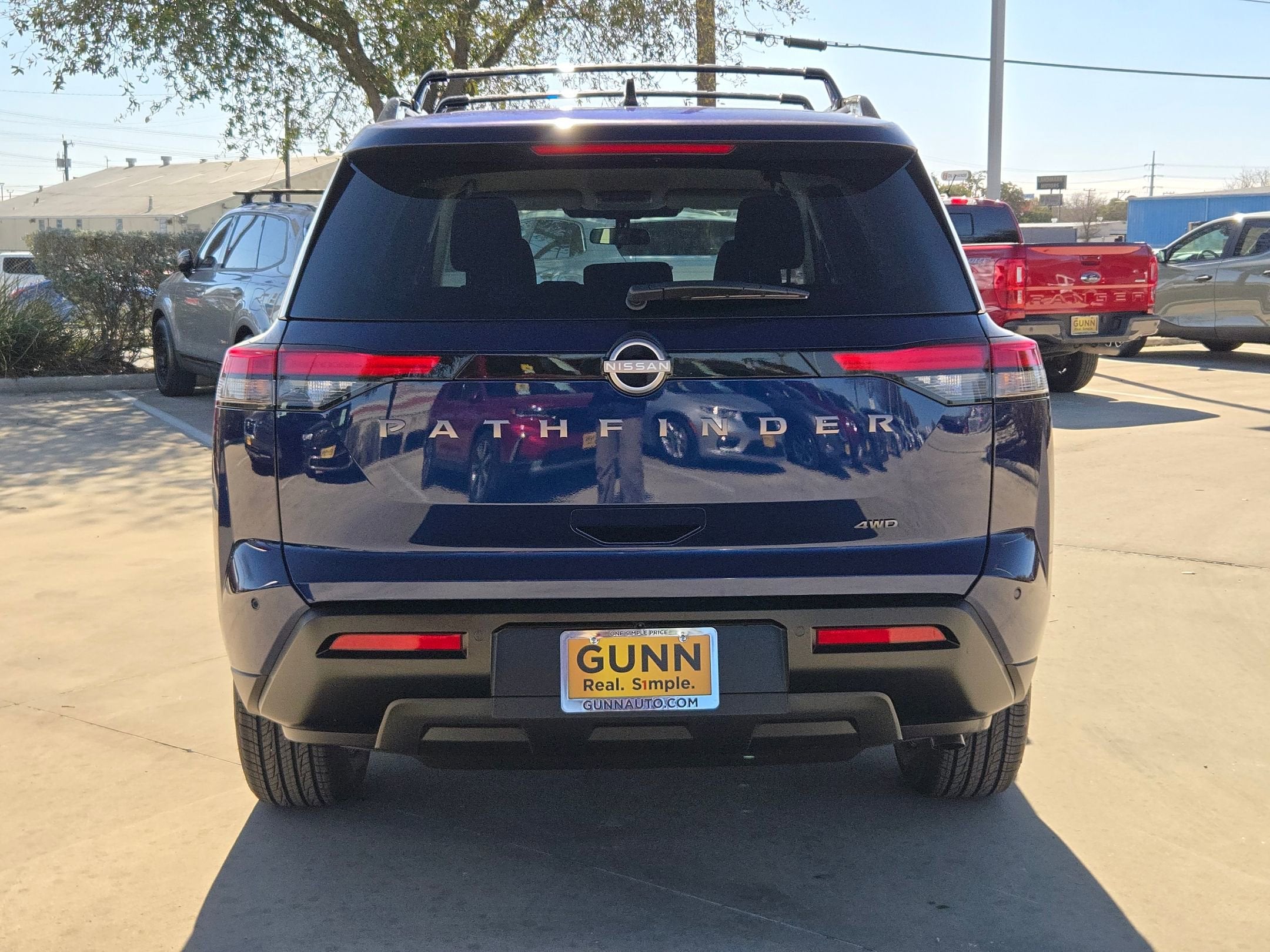 2026 Nissan Pathfinder SV