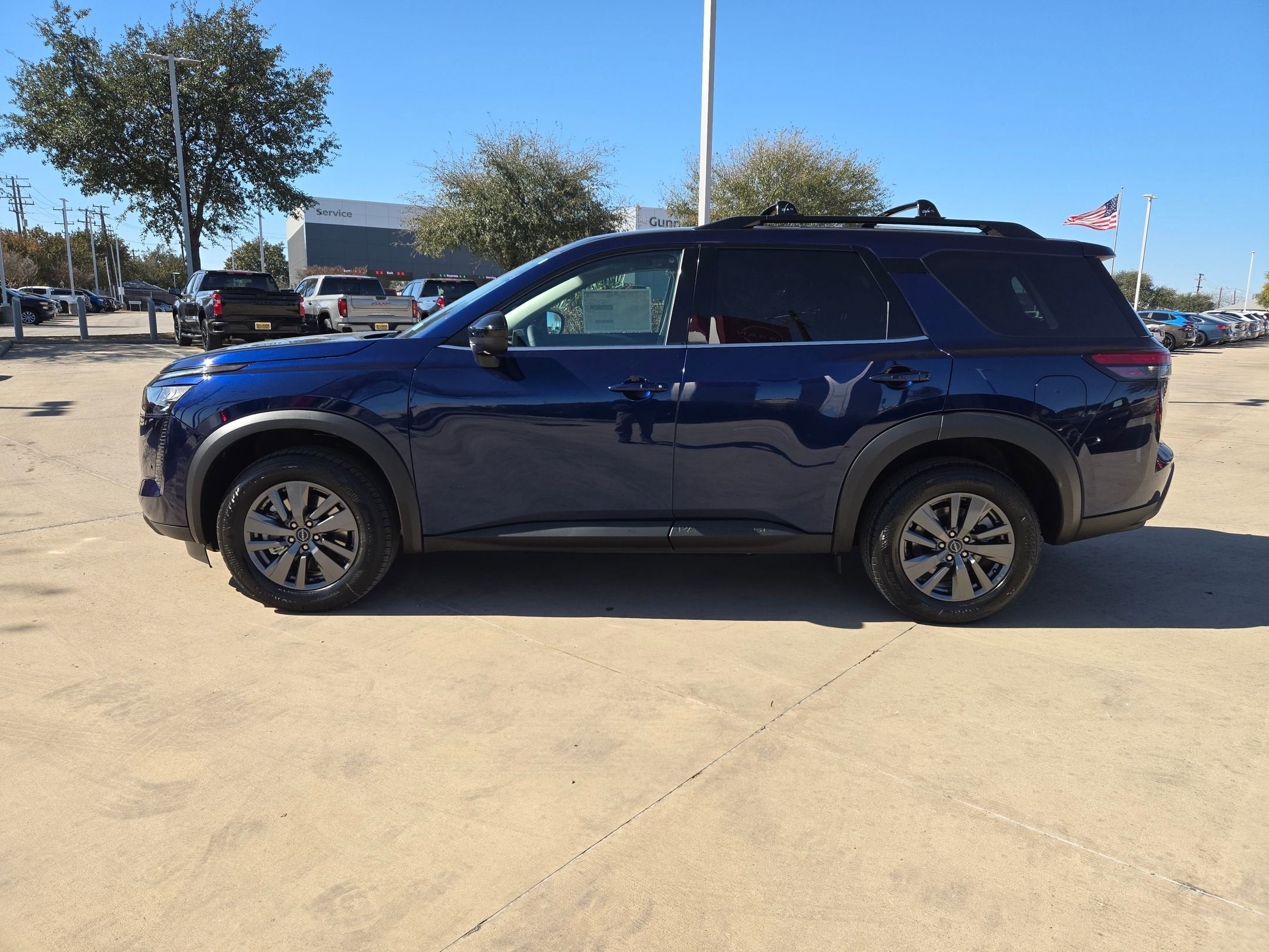 2026 Nissan Pathfinder SV