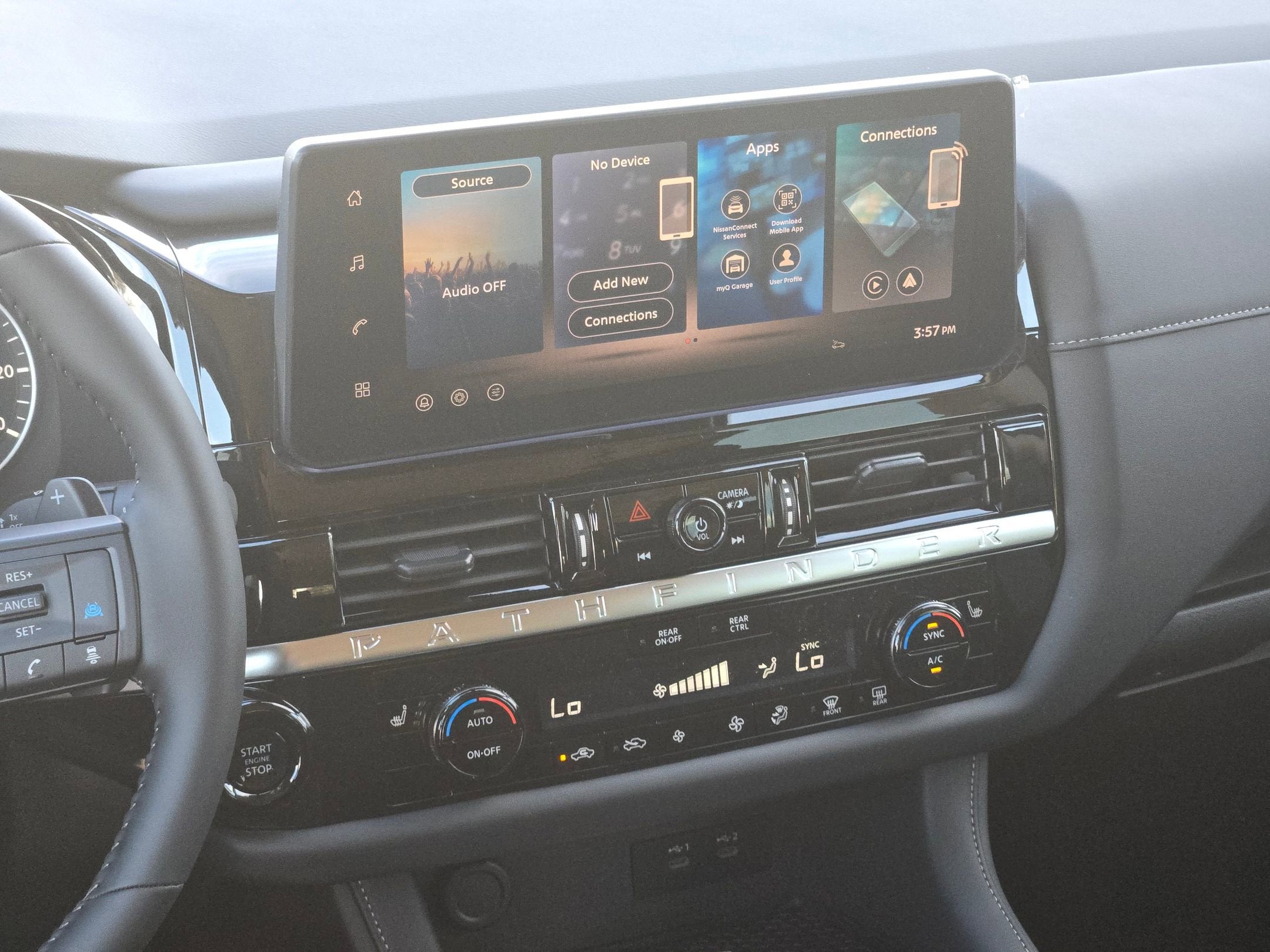 2026 Nissan Pathfinder SV