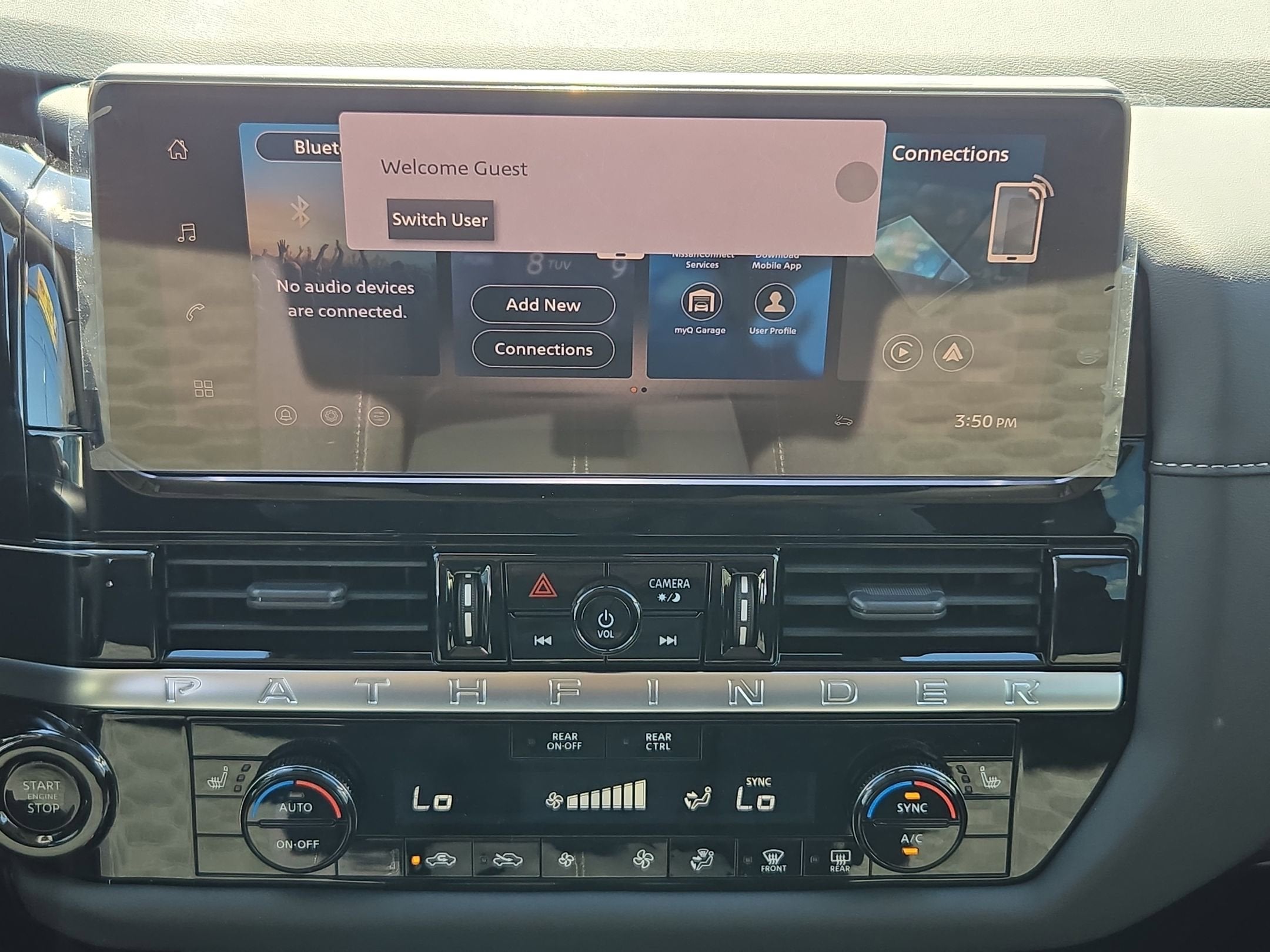 2026 Nissan Pathfinder SV