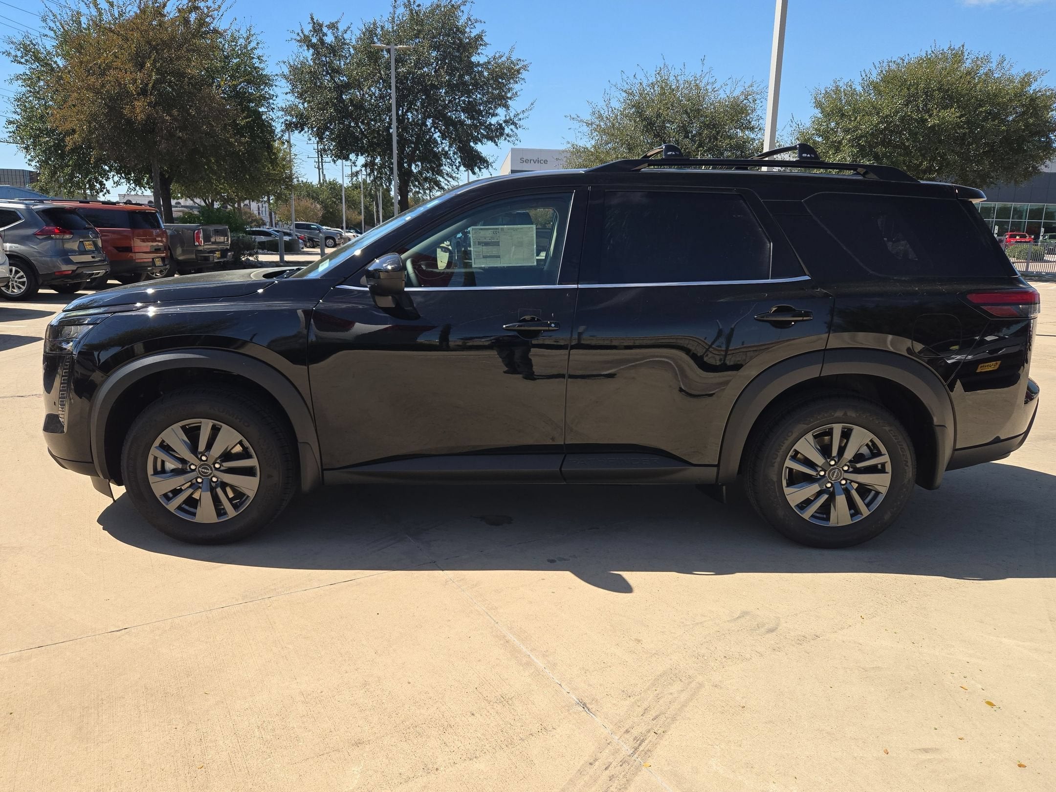 2026 Nissan Pathfinder SV