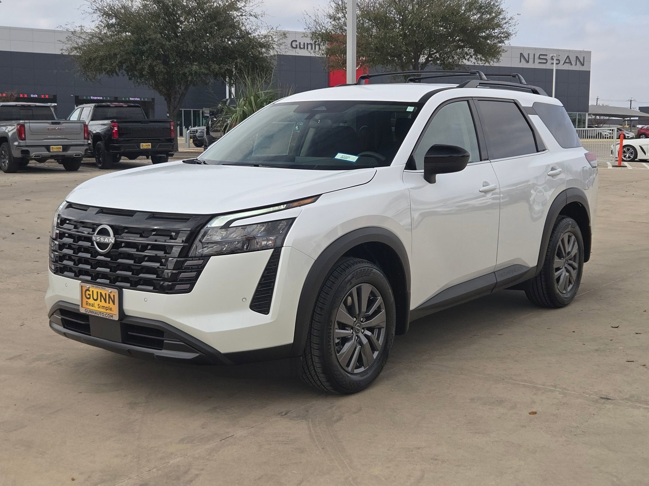 2026 Nissan Pathfinder SV