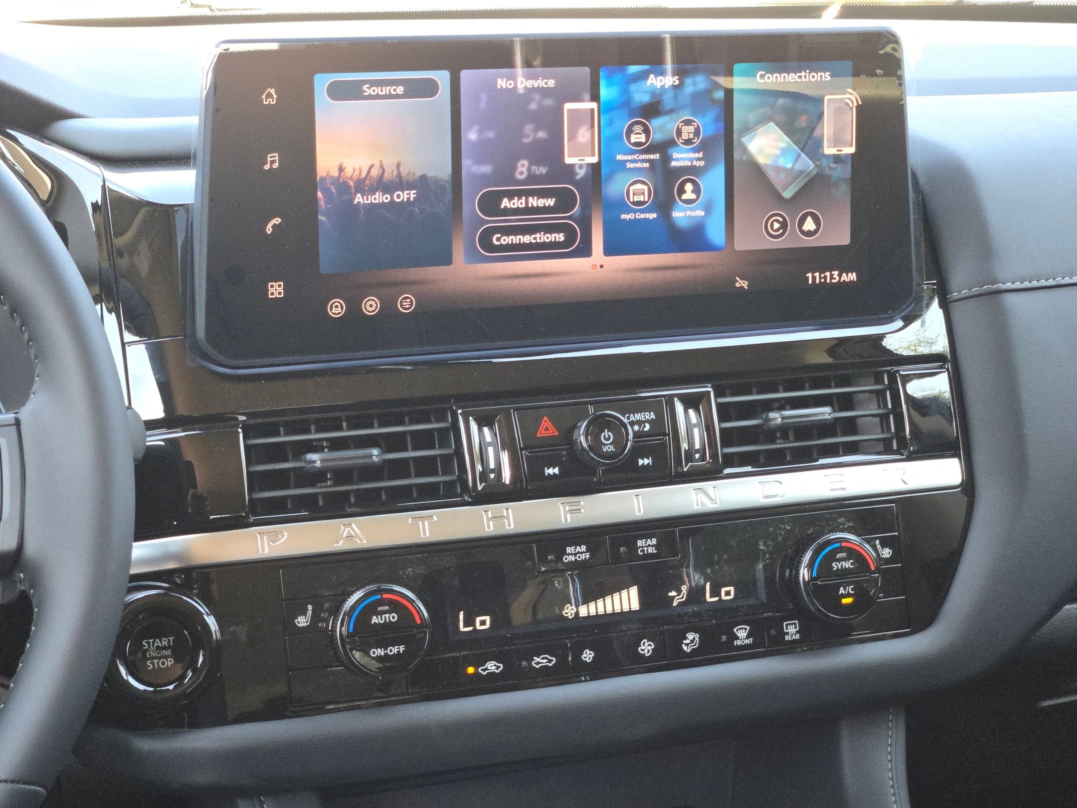 2026 Nissan Pathfinder SV