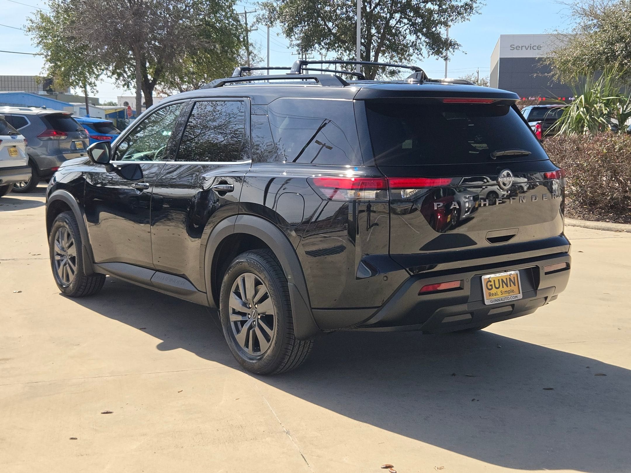 2026 Nissan Pathfinder SV
