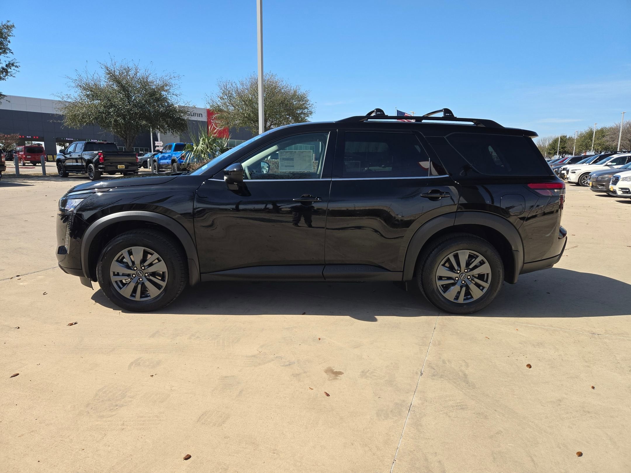 2026 Nissan Pathfinder SV