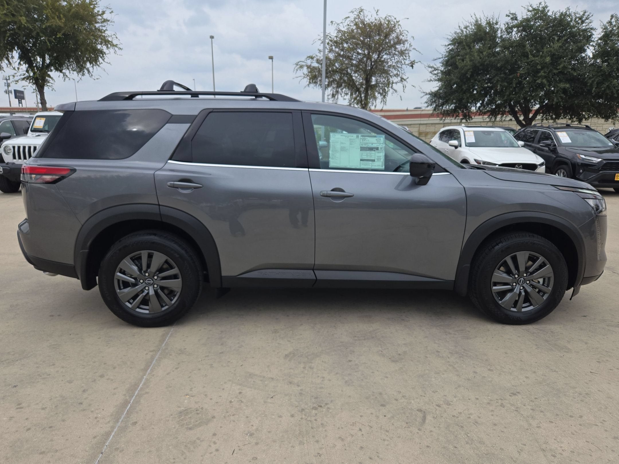 2026 Nissan Pathfinder SV