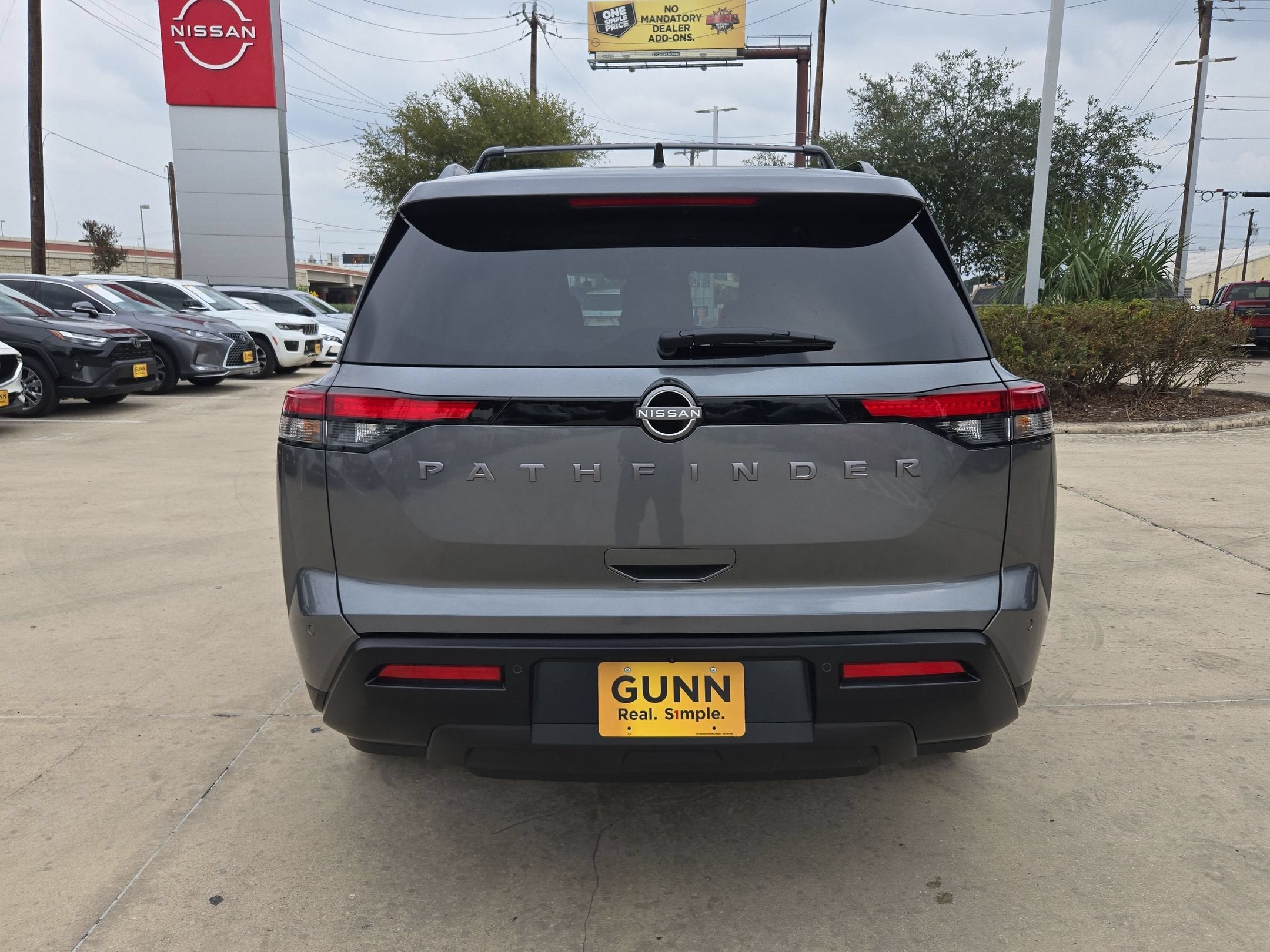 2026 Nissan Pathfinder SV