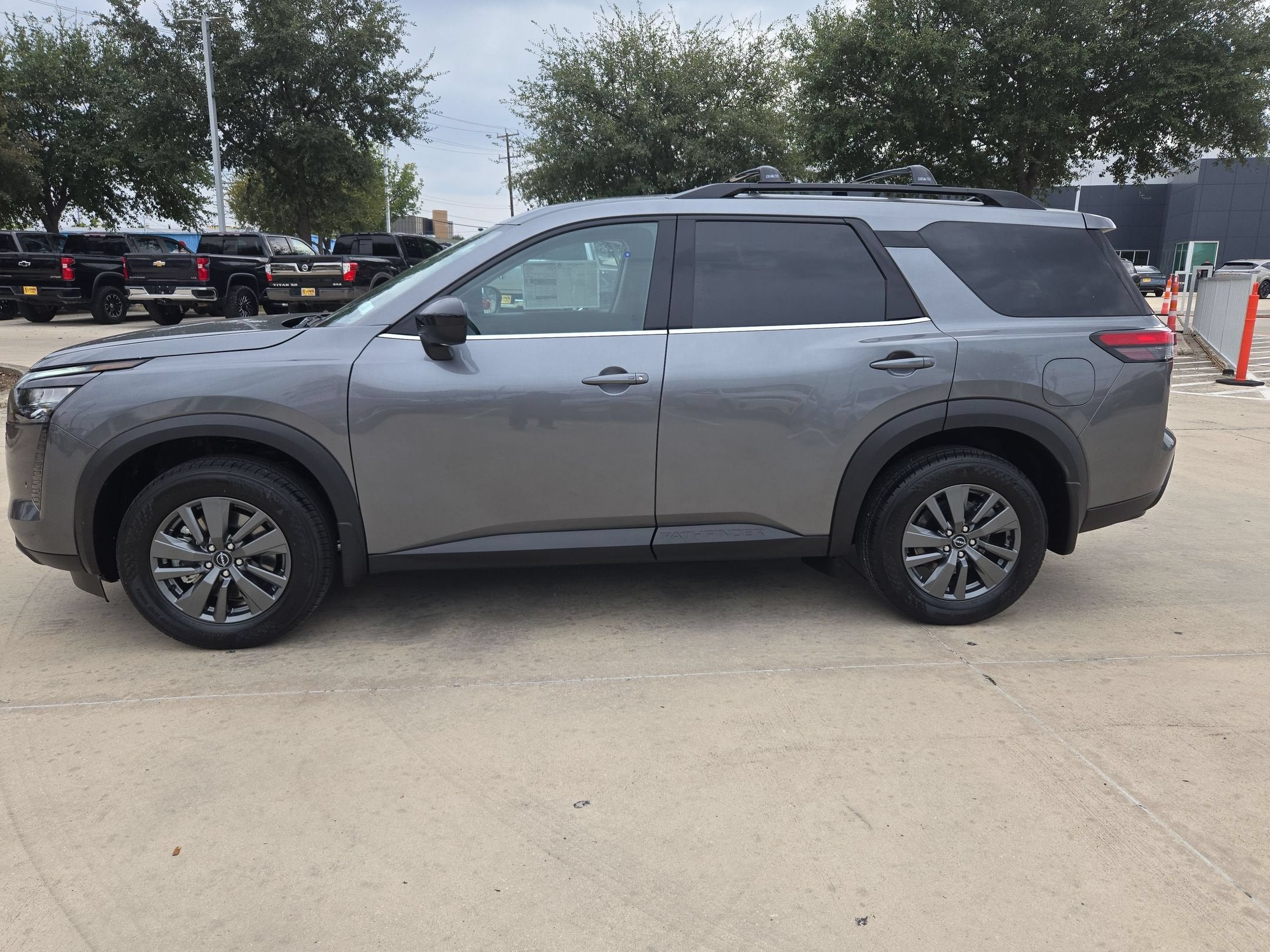 2026 Nissan Pathfinder SV