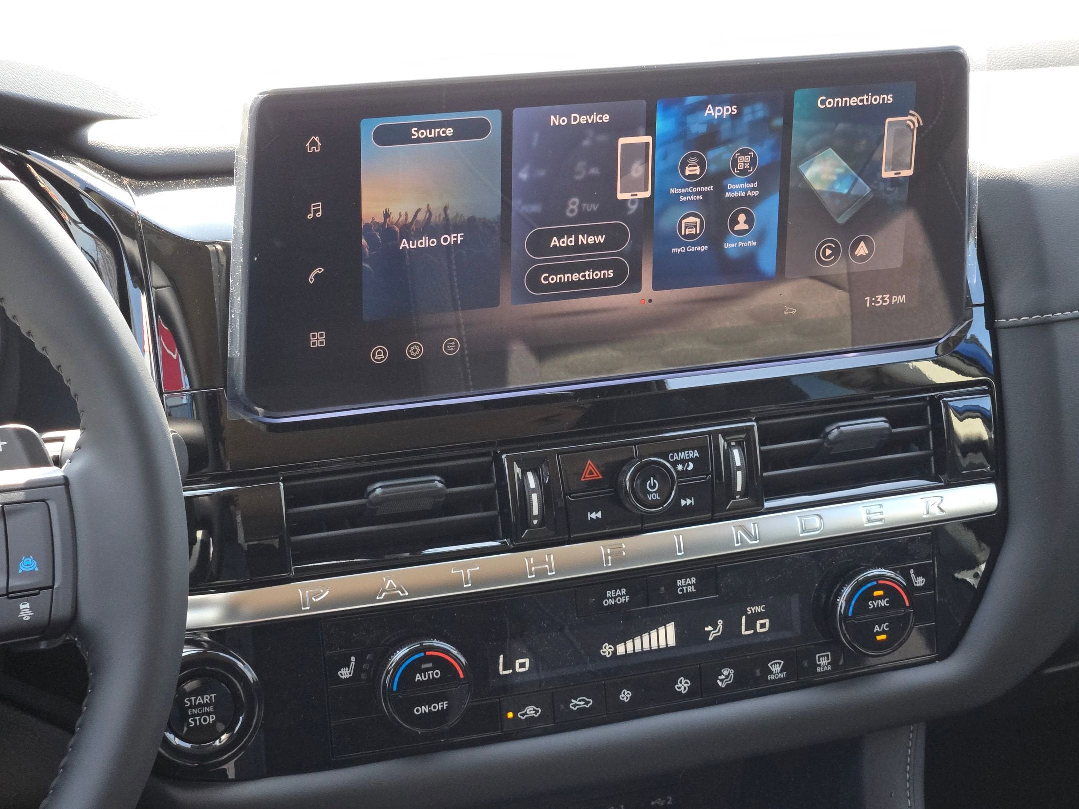 2026 Nissan Pathfinder SV