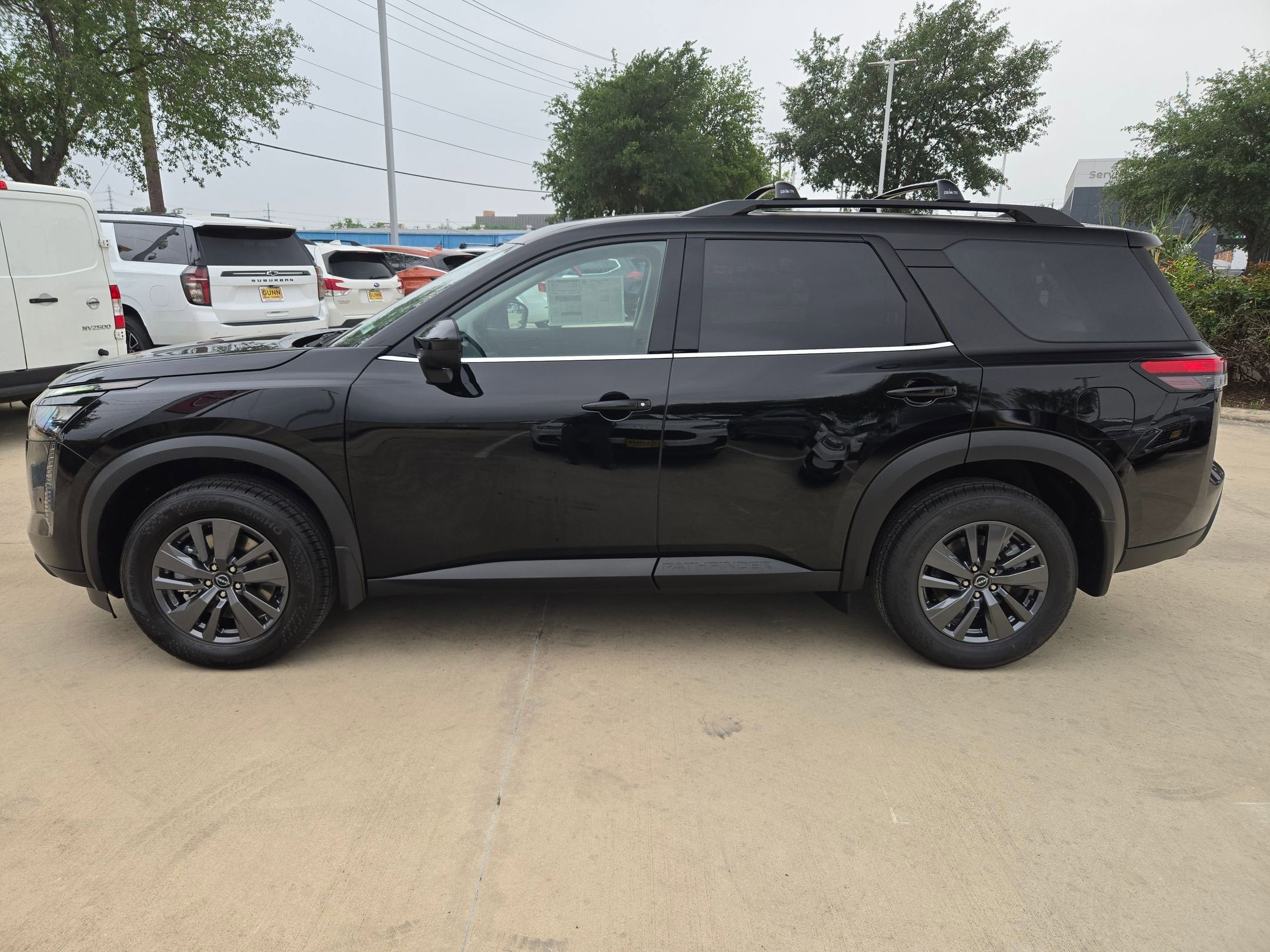 2026 Nissan Pathfinder SV