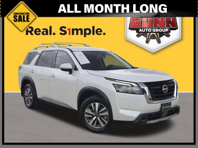 2025 Nissan Pathfinder SL