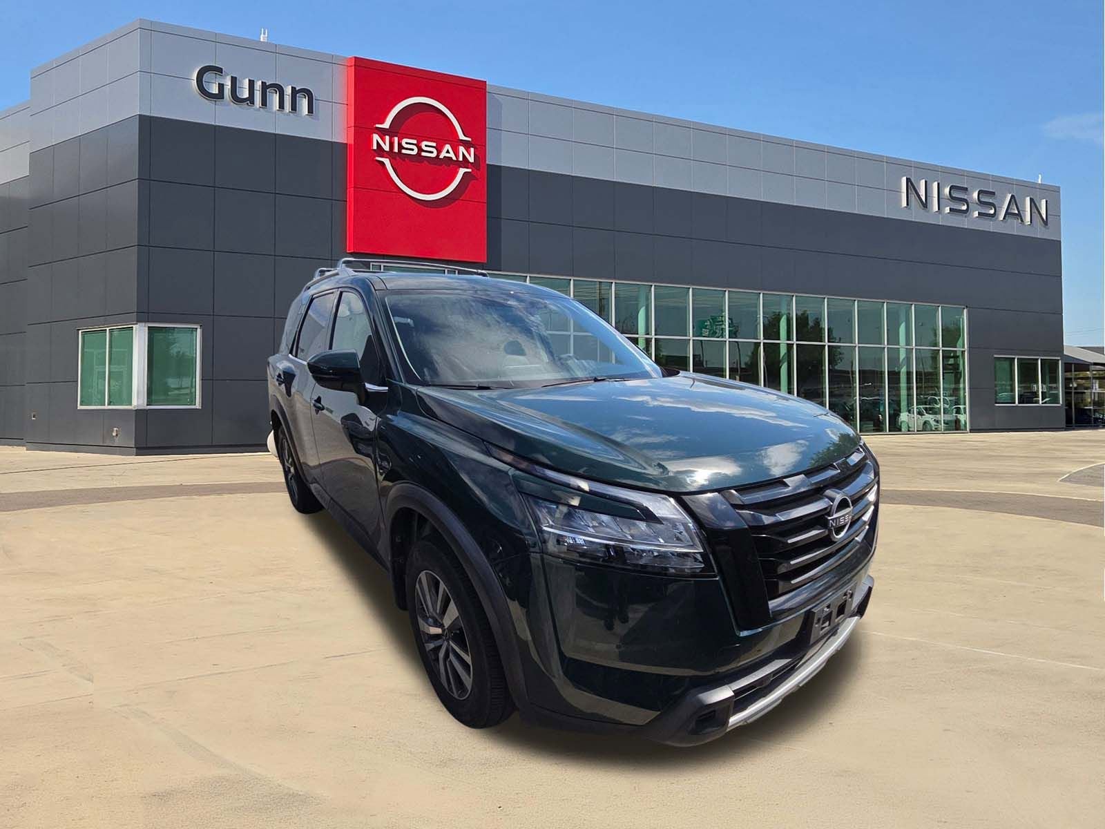 2023 Nissan Pathfinder SL