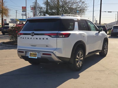 2025 Nissan Pathfinder SL