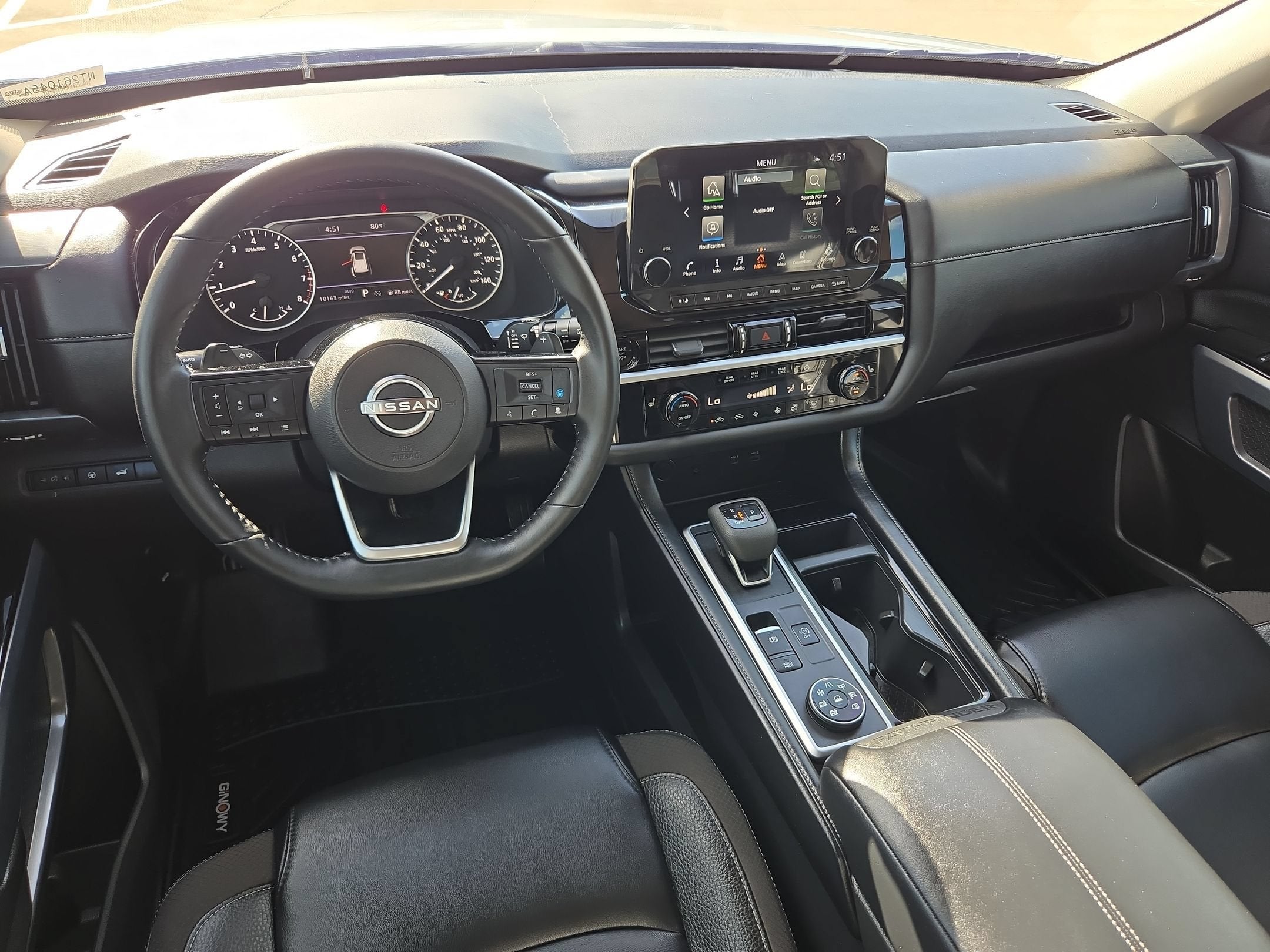 2025 Nissan Pathfinder SL