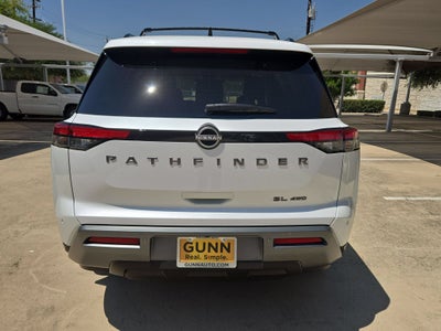 2026 Nissan Pathfinder SL