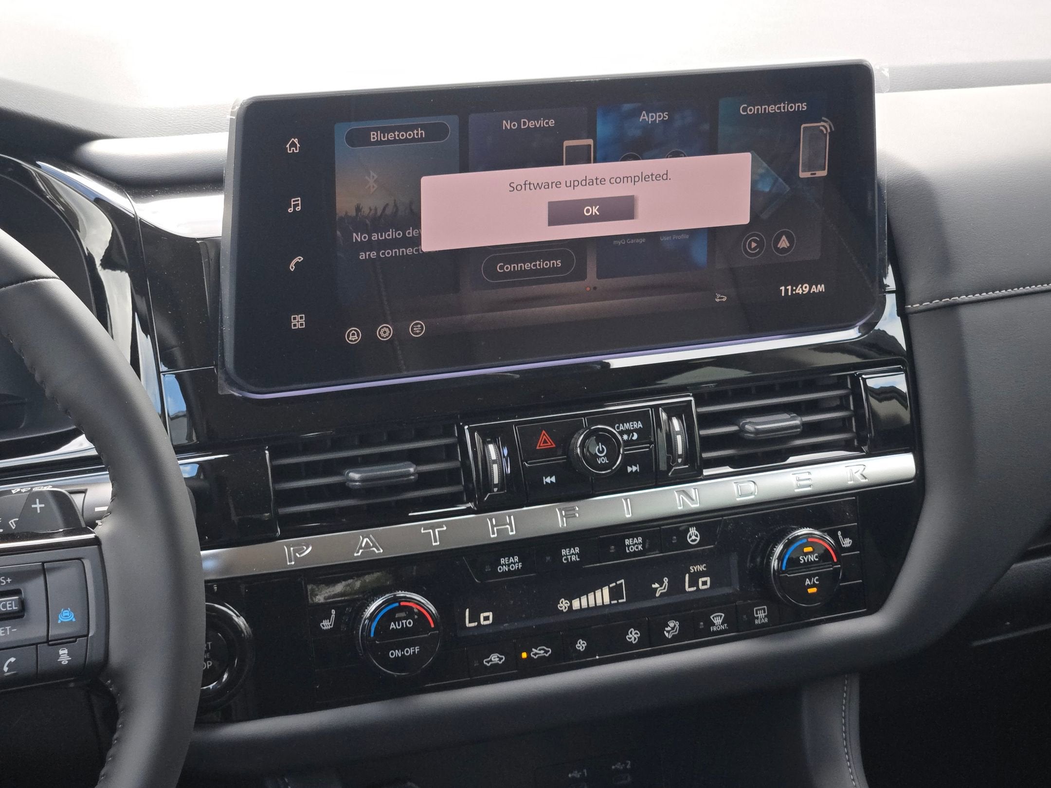 2026 Nissan Pathfinder SL